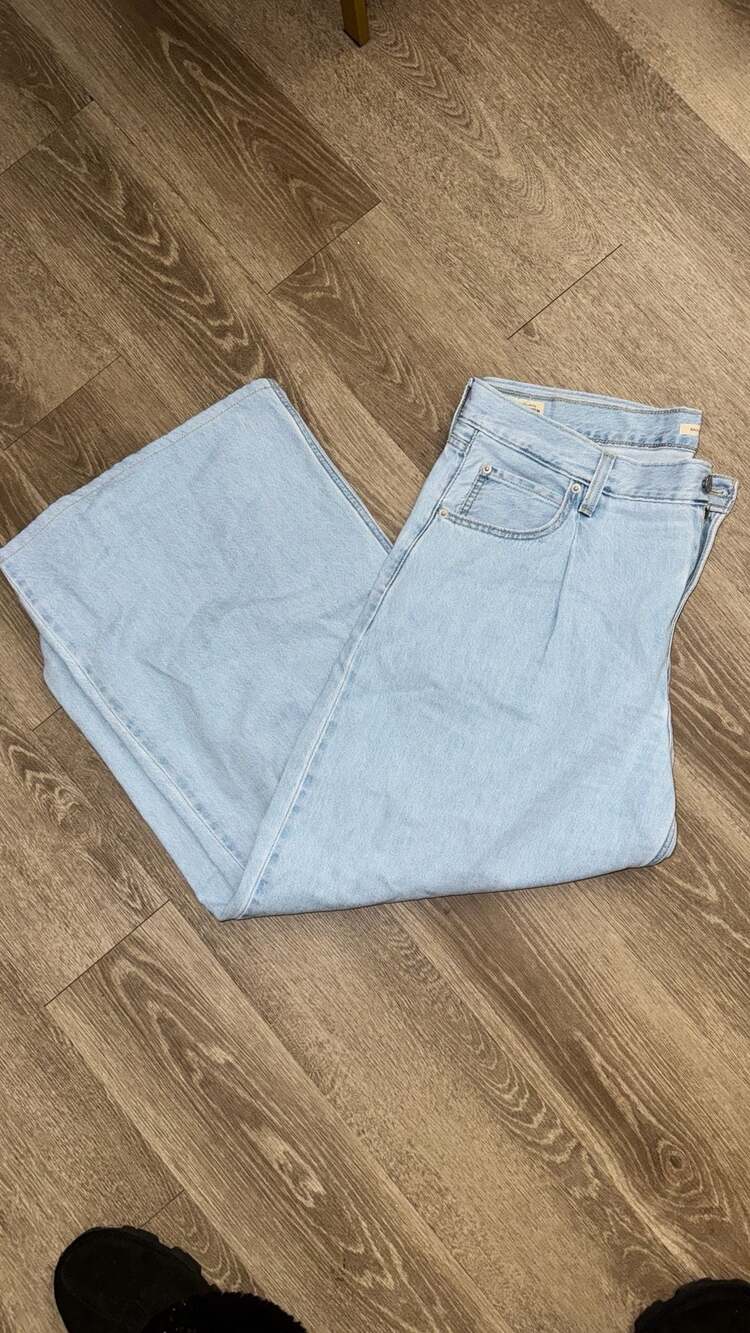 Levi's Premium Baggy Dad Wide Leg Jeans - Light Wash